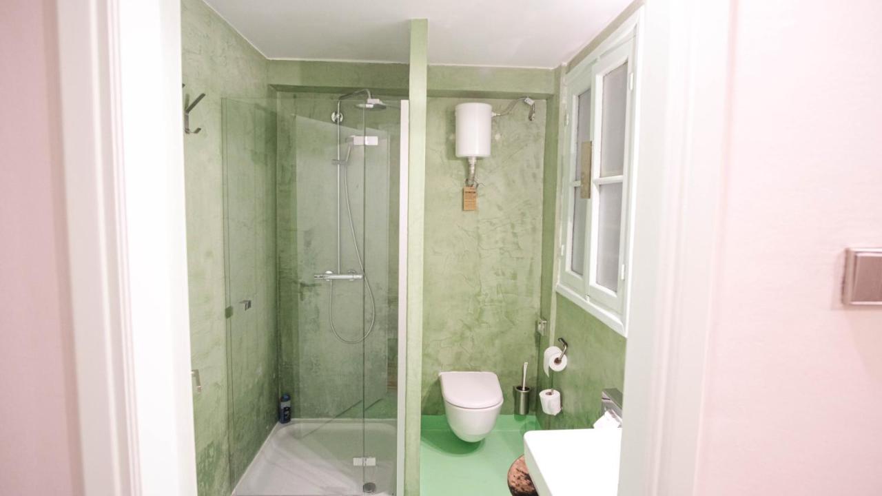 Quiet And Central Flat With Private Backyard Garden 雅典 外观 照片