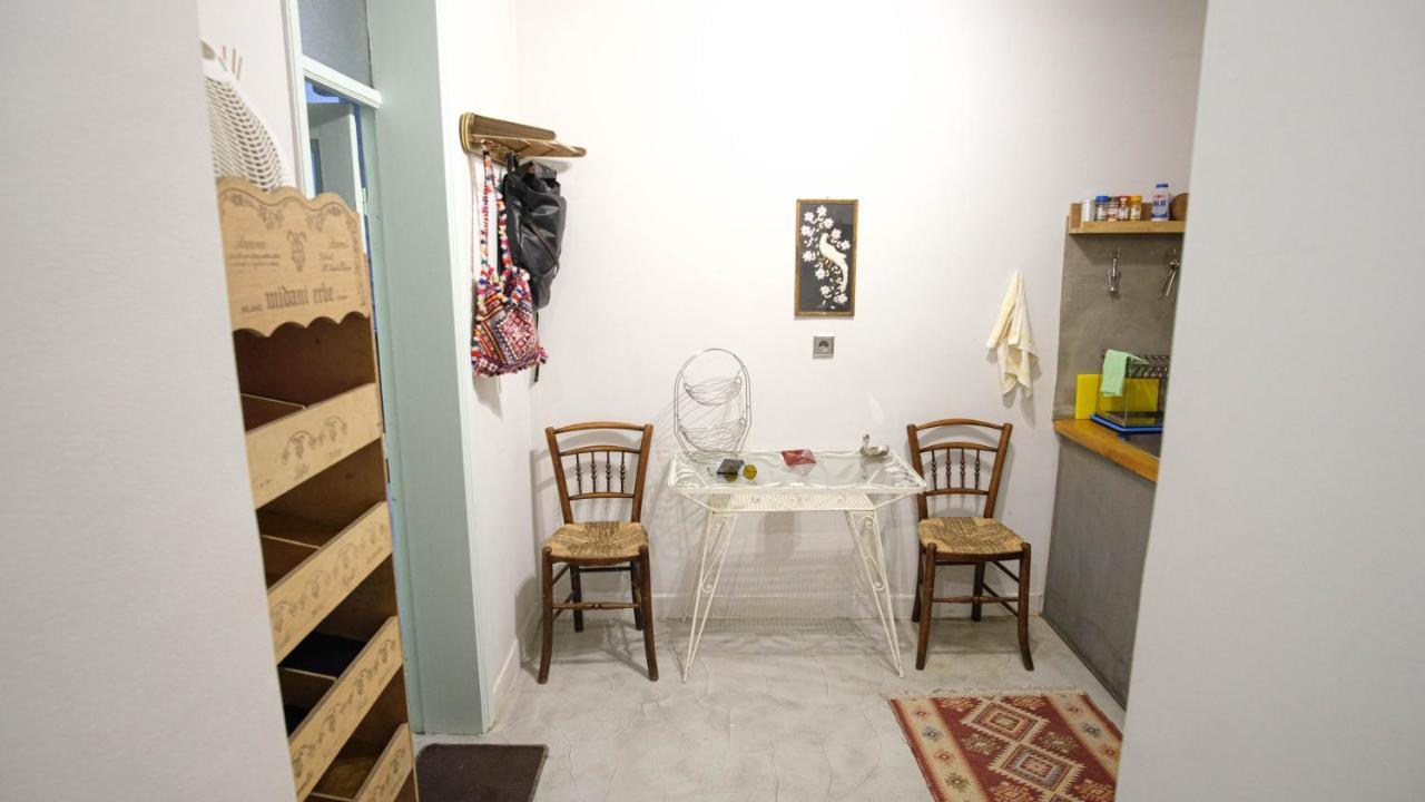 Quiet And Central Flat With Private Backyard Garden 雅典 外观 照片